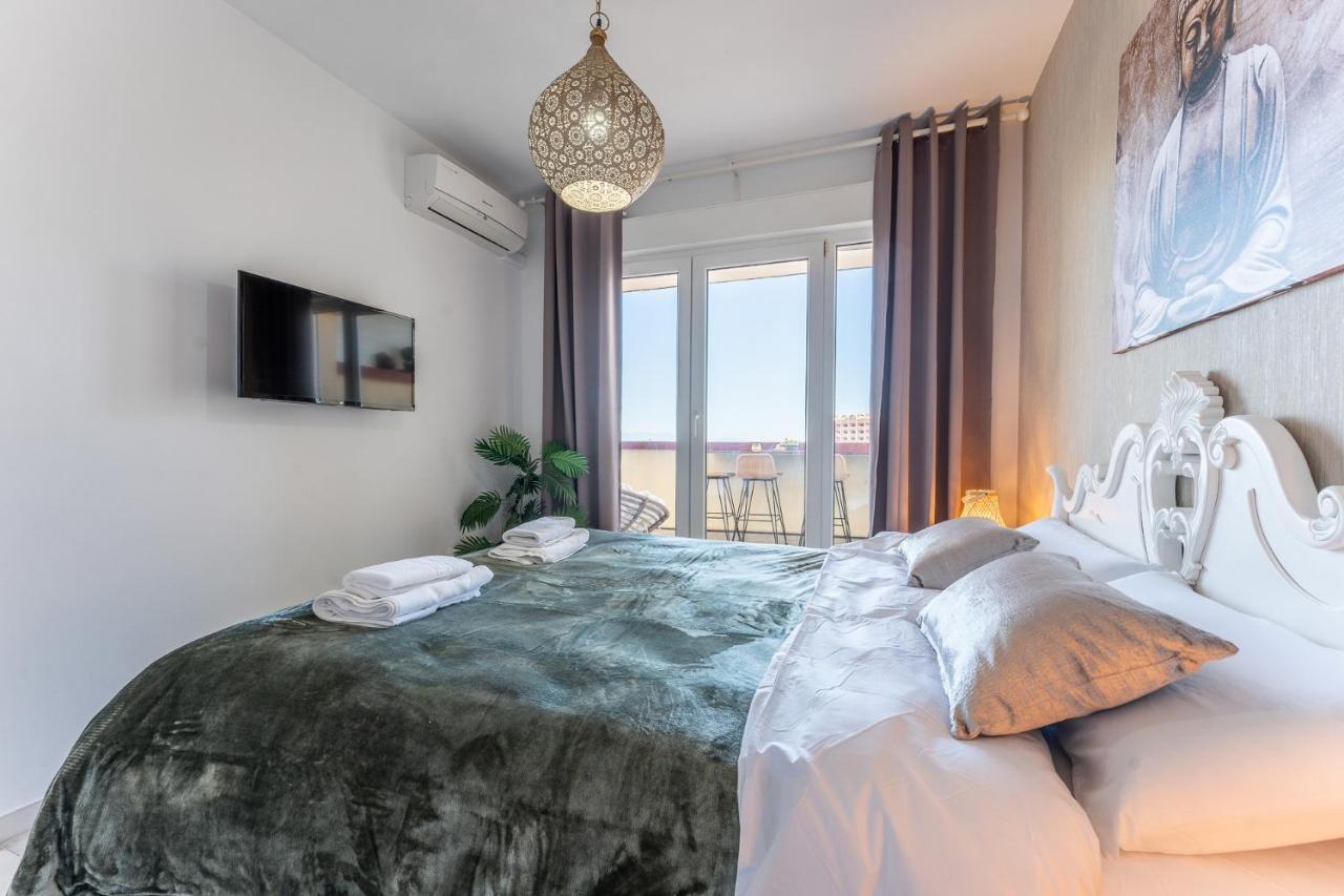 Benalmadena Beachfront Retreat Big Balcony And City Sea Views Apartamento Exterior foto