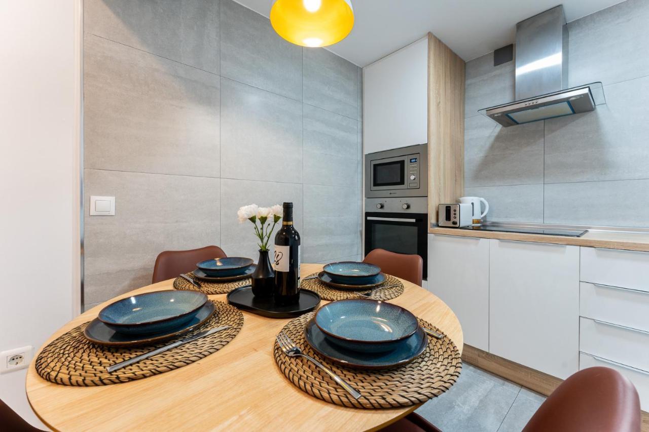 Benalmadena Beachfront Retreat Big Balcony And City Sea Views Apartamento Exterior foto
