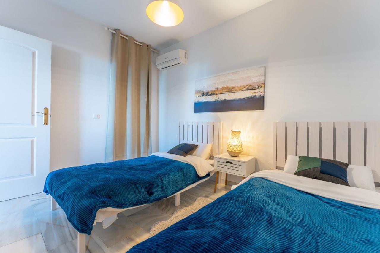Benalmadena Beachfront Retreat Big Balcony And City Sea Views Apartamento Exterior foto